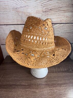 EUC Unbranded Woven Straw Cowboy Hat - Natural Tan 22.5”